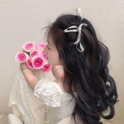 慈善晚宴实拍：超模之女直播带货翻车，被批炫富